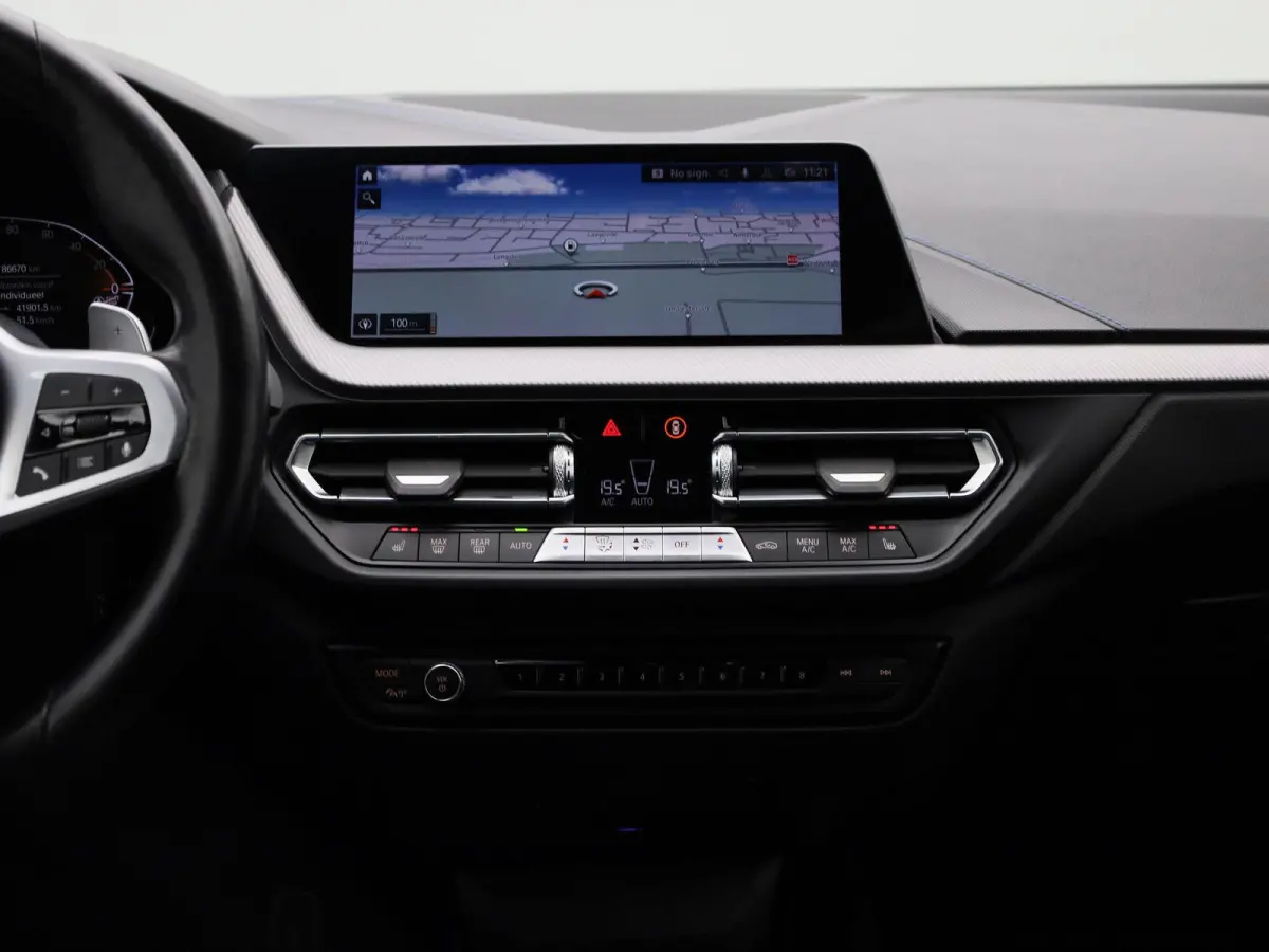 120i Business Edition | M Sport / BMW M 50 Jahre | BMW Live Professional | Adaptieve LED koplampen | Apple Carplay/Android Auto | Active Guard Plus | 12 Maanden BOVAG Garantie |