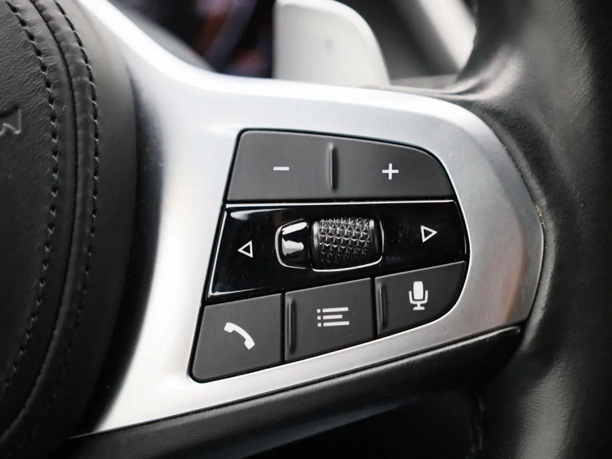 120i Business Edition | M Sport / BMW M 50 Jahre | BMW Live Professional | Adaptieve LED koplampen | Apple Carplay/Android Auto | Active Guard Plus | 12 Maanden BOVAG Garantie |