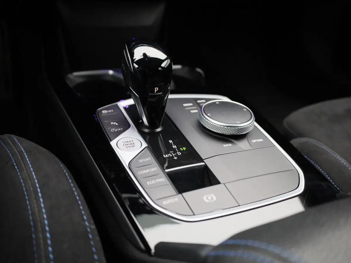 120i Business Edition | M Sport / BMW M 50 Jahre | BMW Live Professional | Adaptieve LED koplampen | Apple Carplay/Android Auto | Active Guard Plus | 12 Maanden BOVAG Garantie |