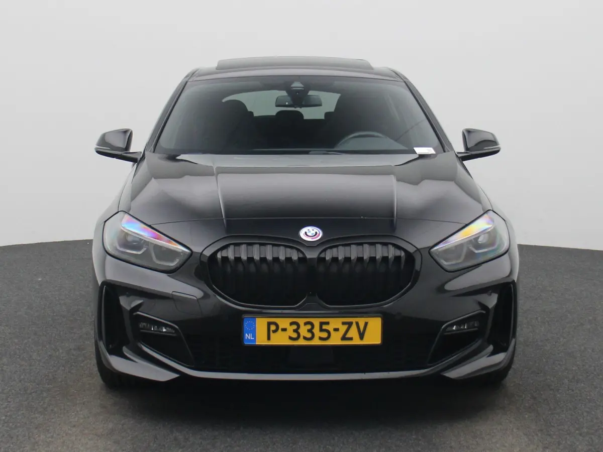 120i Business Edition | M Sport / BMW M 50 Jahre | BMW Live Professional | Adaptieve LED koplampen | Apple Carplay/Android Auto | Active Guard Plus | 12 Maanden BOVAG Garantie |