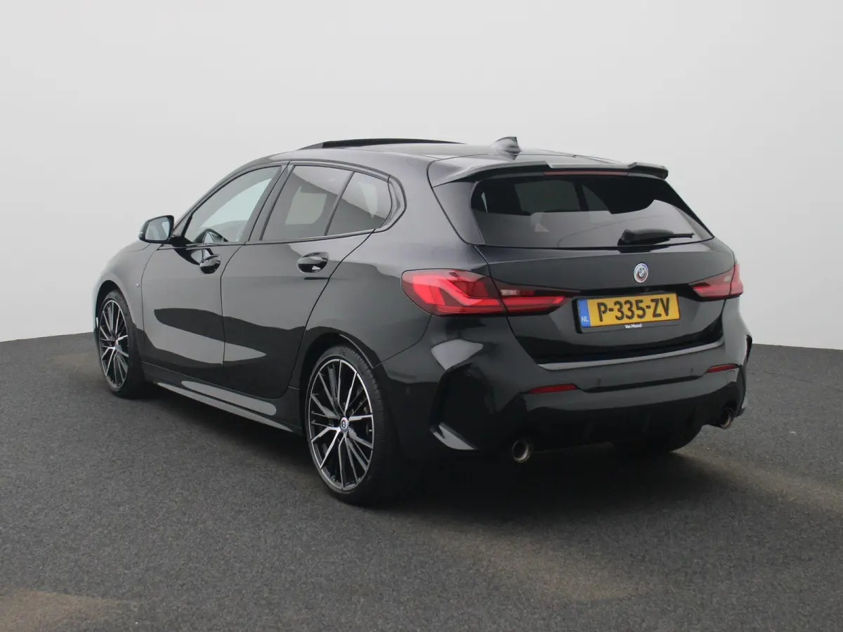 120i Business Edition | M Sport / BMW M 50 Jahre | BMW Live Professional | Adaptieve LED koplampen | Apple Carplay/Android Auto | Active Guard Plus | 12 Maanden BOVAG Garantie |