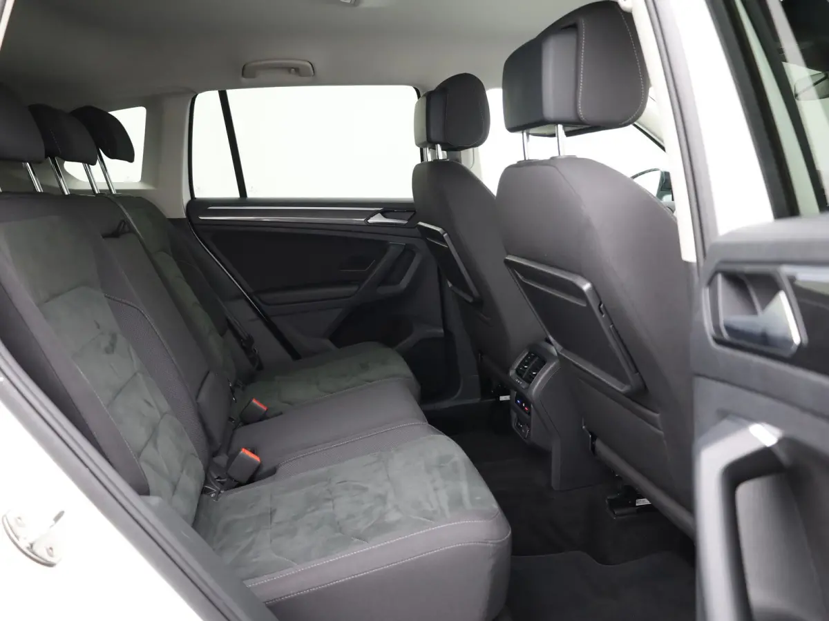 1.5 TSI ACT Highline Business R | Black Style | Head Up | Side Assist | Elk. A-klep | Prijs Rijklaar!!
