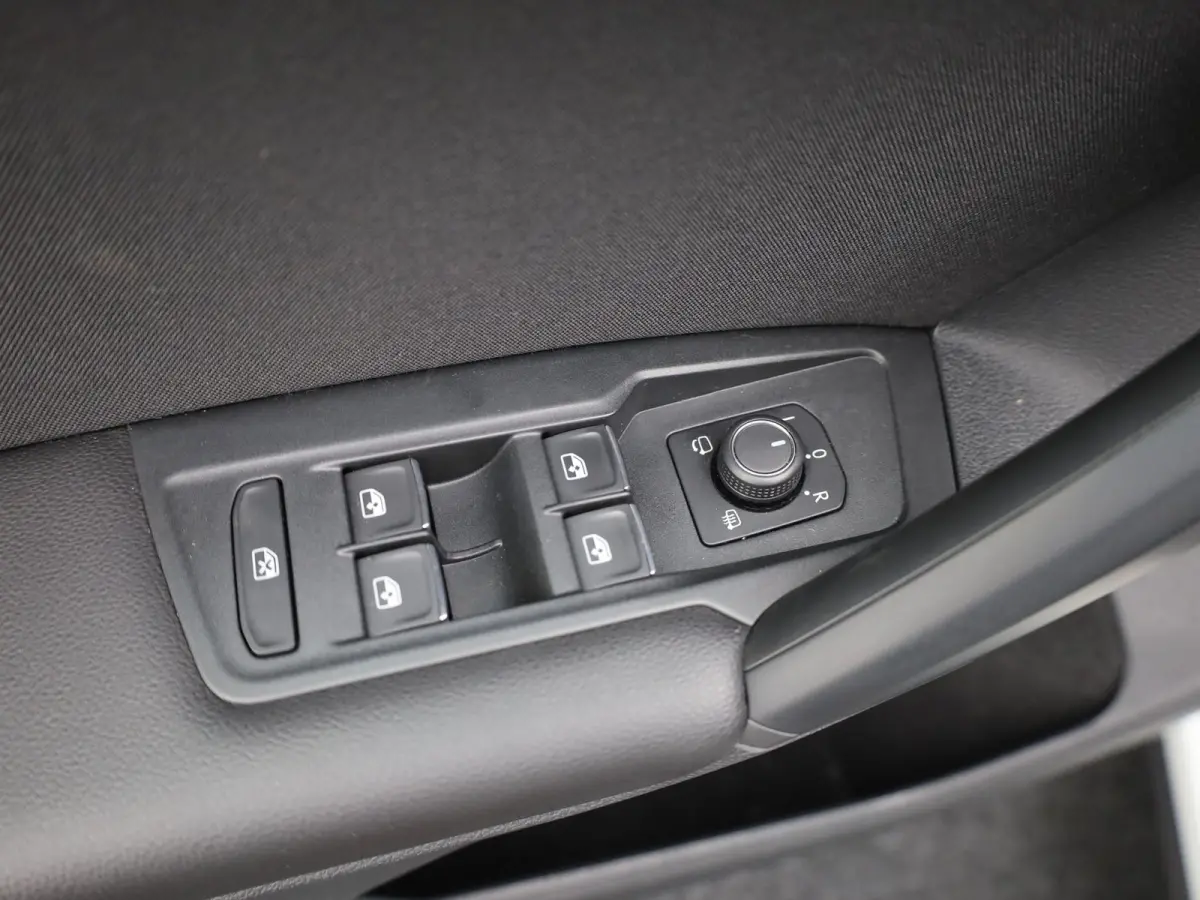 1.5 TSI ACT Highline Business R | Black Style | Head Up | Side Assist | Elk. A-klep | Prijs Rijklaar!!