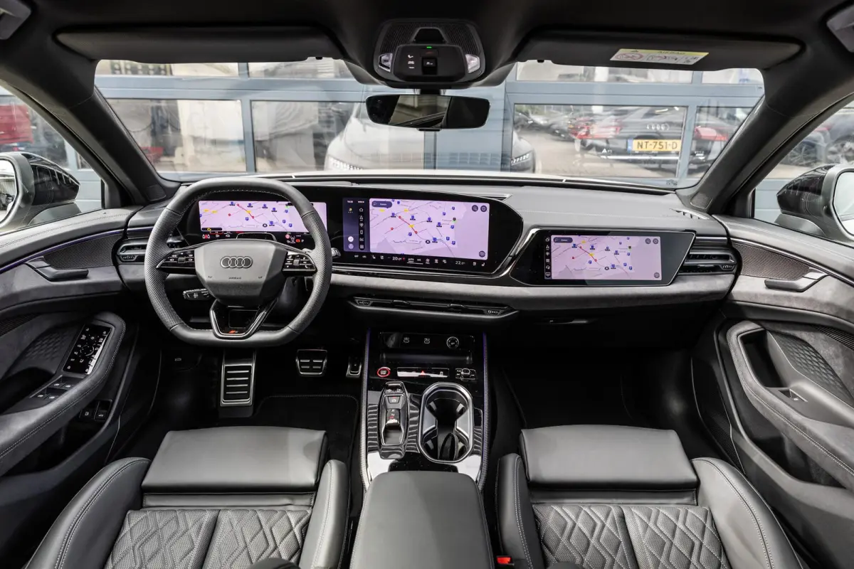 2.0 e-hybrid 367pk quattro S edition Competition | Luchtvering | Panoramadak | Bang & Olufsen | Trekhaak