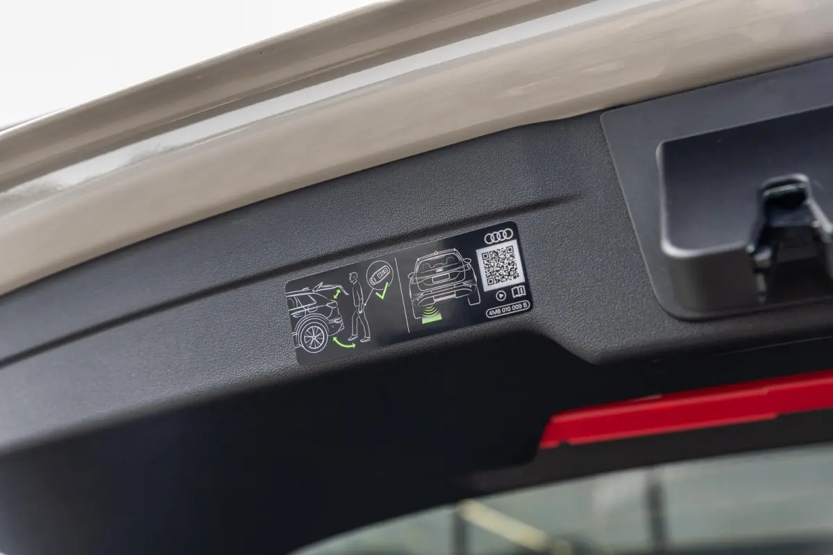 2.0 e-hybrid 367pk quattro S edition Competition | Luchtvering | Panoramadak | Bang & Olufsen | Trekhaak