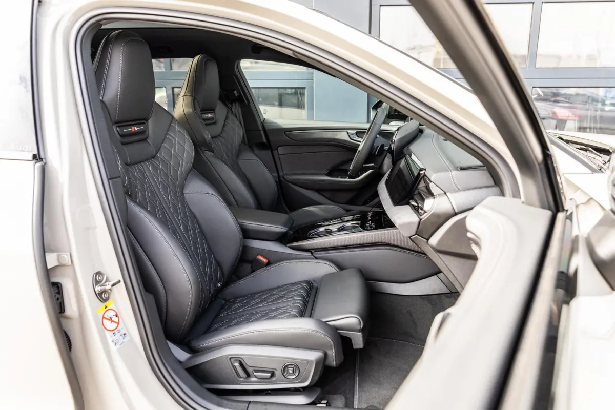 2.0 e-hybrid 367pk quattro S edition Competition | Luchtvering | Panoramadak | Bang & Olufsen | Trekhaak