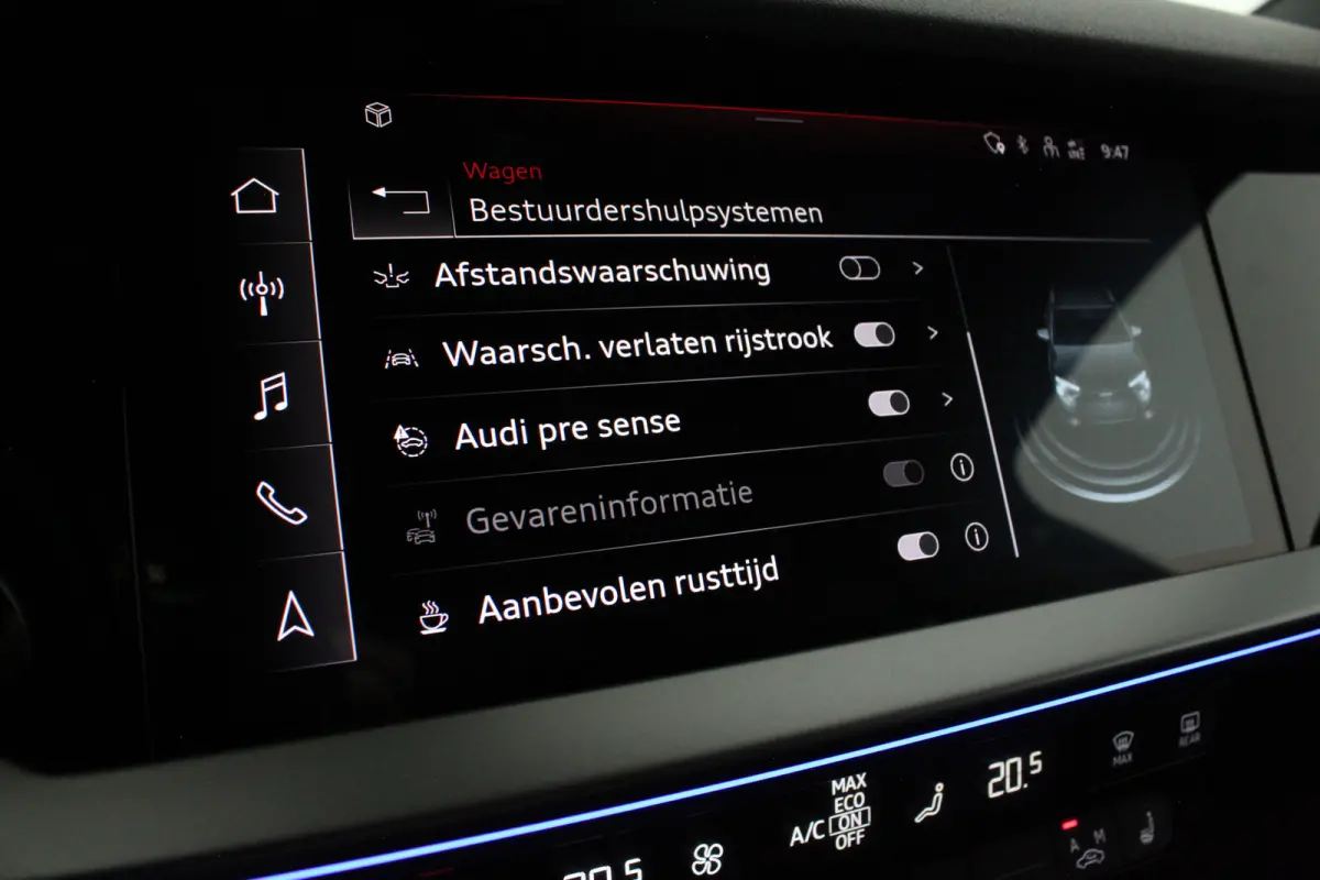 40 TFSI e S line edition > Sfeerverlichting/18inch/Trekhaak/Plug in hybrid/Mythos Black