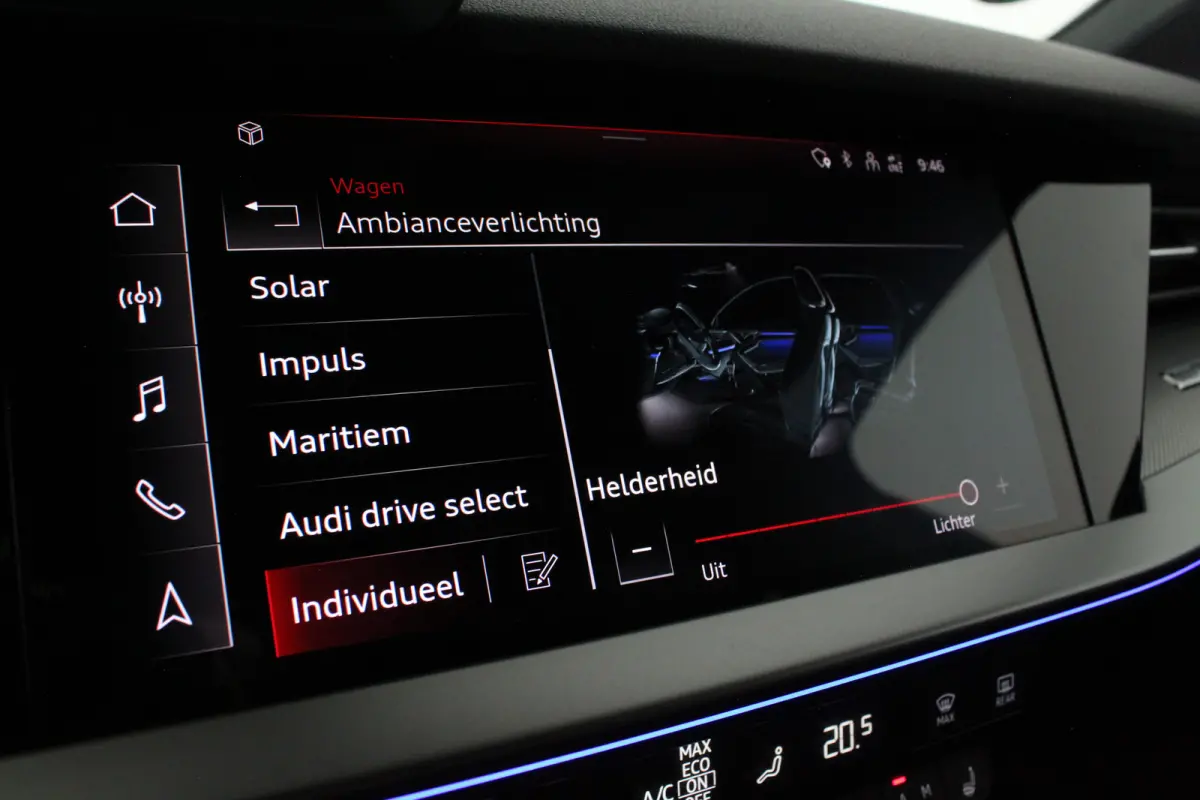 40 TFSI e S line edition > Sfeerverlichting/18inch/Trekhaak/Plug in hybrid/Mythos Black