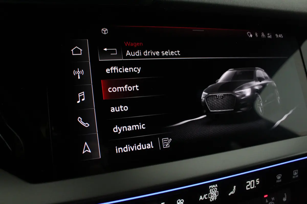 40 TFSI e S line edition > Sfeerverlichting/18inch/Trekhaak/Plug in hybrid/Mythos Black