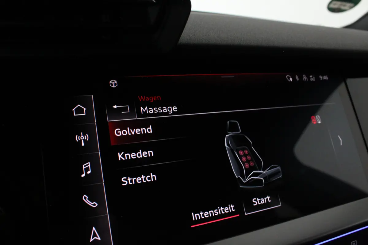 40 TFSI e S line edition > Sfeerverlichting/18inch/Trekhaak/Plug in hybrid/Mythos Black