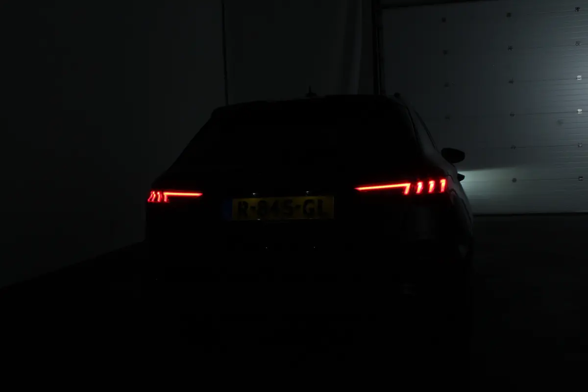 40 TFSI e S line edition > Sfeerverlichting/18inch/Trekhaak/Plug in hybrid/Mythos Black