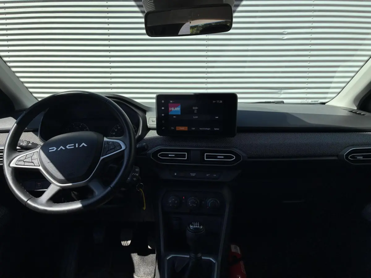 1.0 TCe Carplay Cruise Led navi Camera BJ 2024 Eerste Eigenaar Nieuwstaat 17330 Km Gereden Fabrieksgarantie tot 14-11-2027 incl 12 maanden garantie