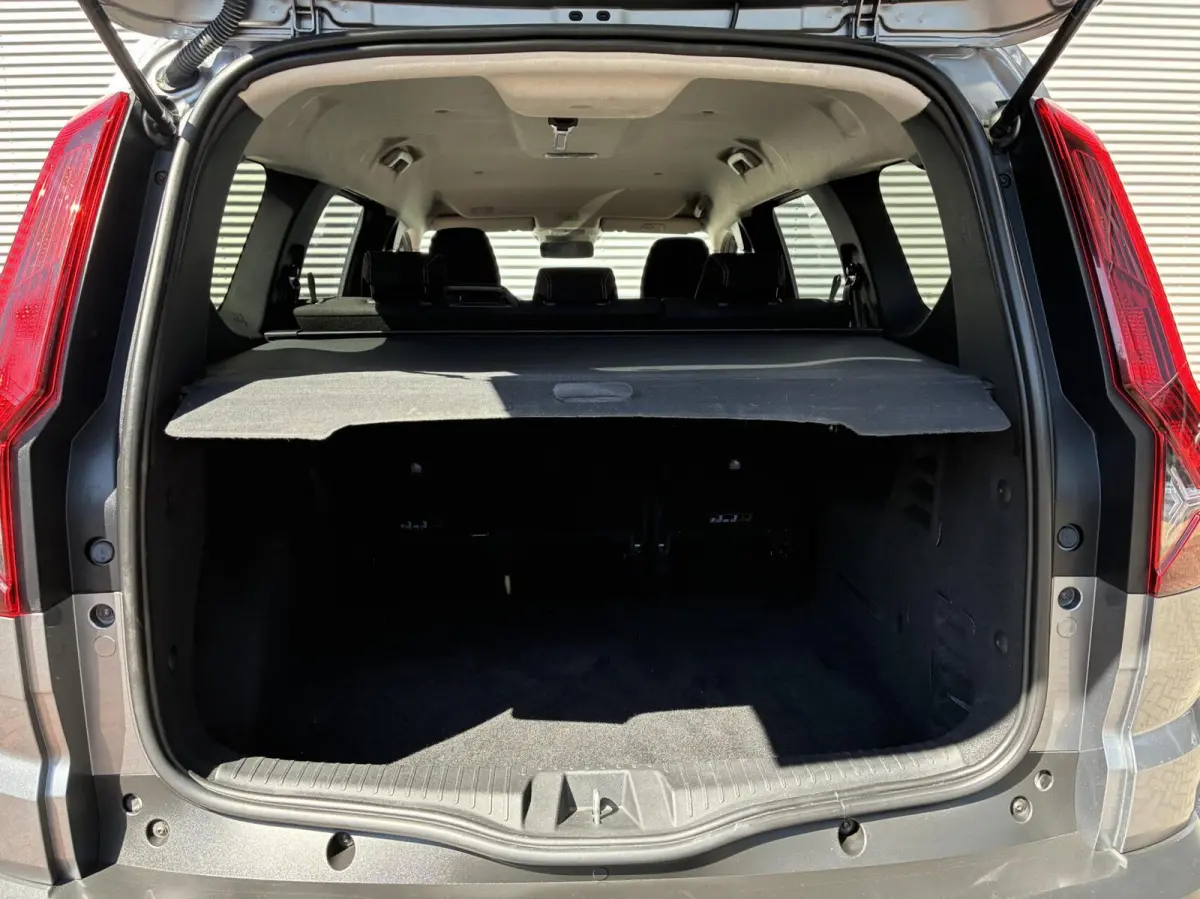1.0 TCe Carplay Cruise Led navi Camera BJ 2024 Eerste Eigenaar Nieuwstaat 17330 Km Gereden Fabrieksgarantie tot 14-11-2027 incl 12 maanden garantie