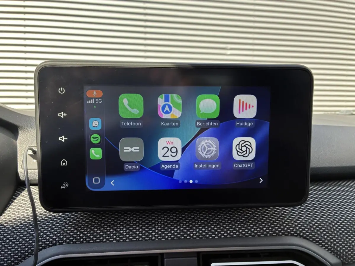 1.0 TCe Carplay Cruise Led navi Camera BJ 2024 Eerste Eigenaar Nieuwstaat 17330 Km Gereden Fabrieksgarantie tot 14-11-2027 incl 12 maanden garantie
