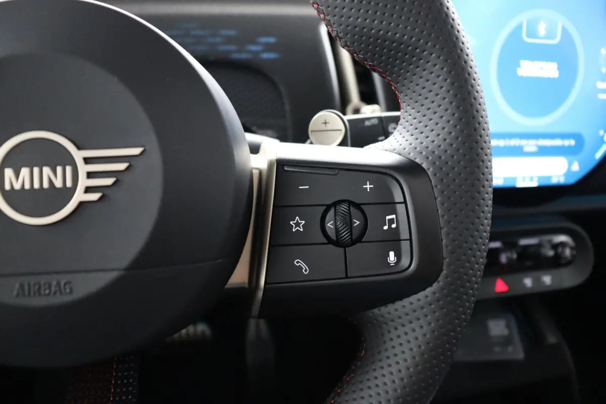 JCW Countryman ALL4 JCW | Pakket XL | Trekhaak | Panoramadak | Elektrisch verstelbare stoelen | Driving Assistant Professional | Head-Up Display | Harman Kardon