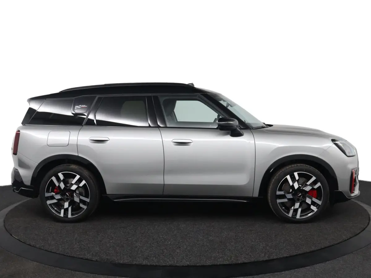 JCW Countryman ALL4 JCW | Pakket XL | Trekhaak | Panoramadak | Elektrisch verstelbare stoelen | Driving Assistant Professional | Head-Up Display | Harman Kardon