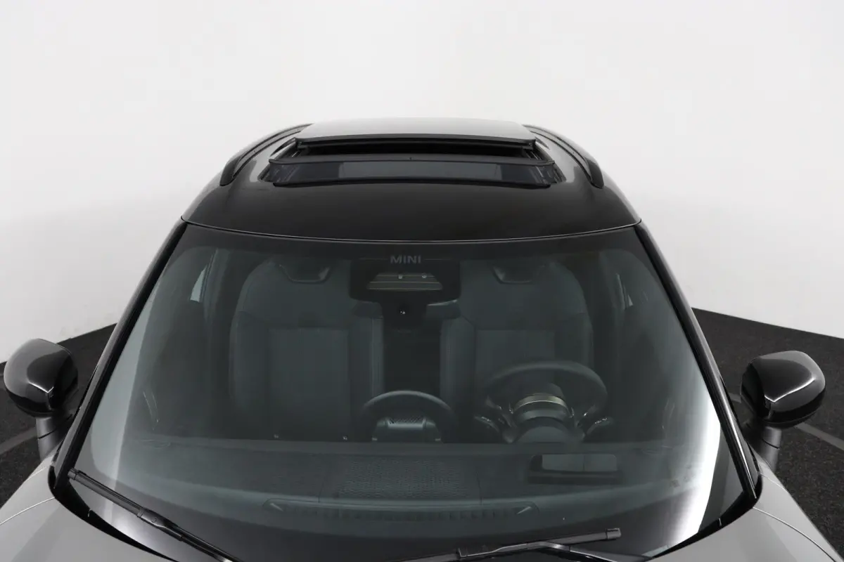 JCW Countryman ALL4 JCW | Pakket XL | Trekhaak | Panoramadak | Elektrisch verstelbare stoelen | Driving Assistant Professional | Head-Up Display | Harman Kardon
