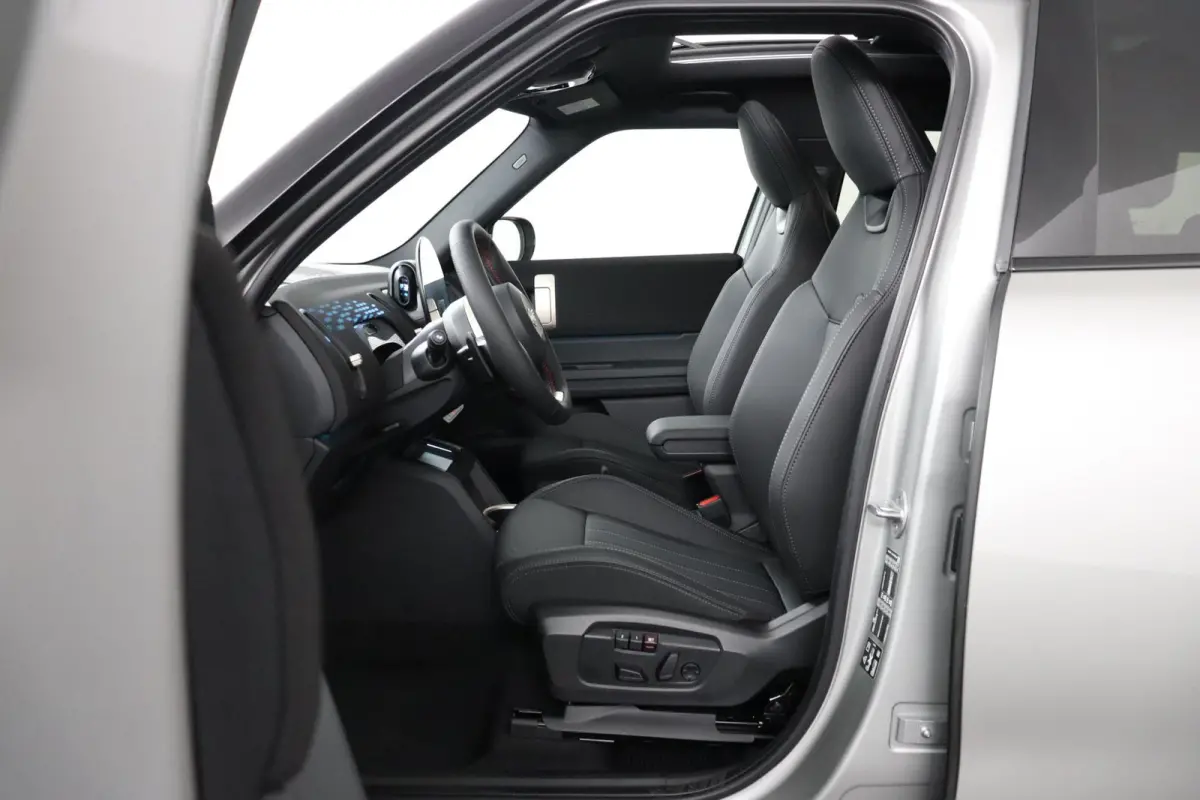 JCW Countryman ALL4 JCW | Pakket XL | Trekhaak | Panoramadak | Elektrisch verstelbare stoelen | Driving Assistant Professional | Head-Up Display | Harman Kardon
