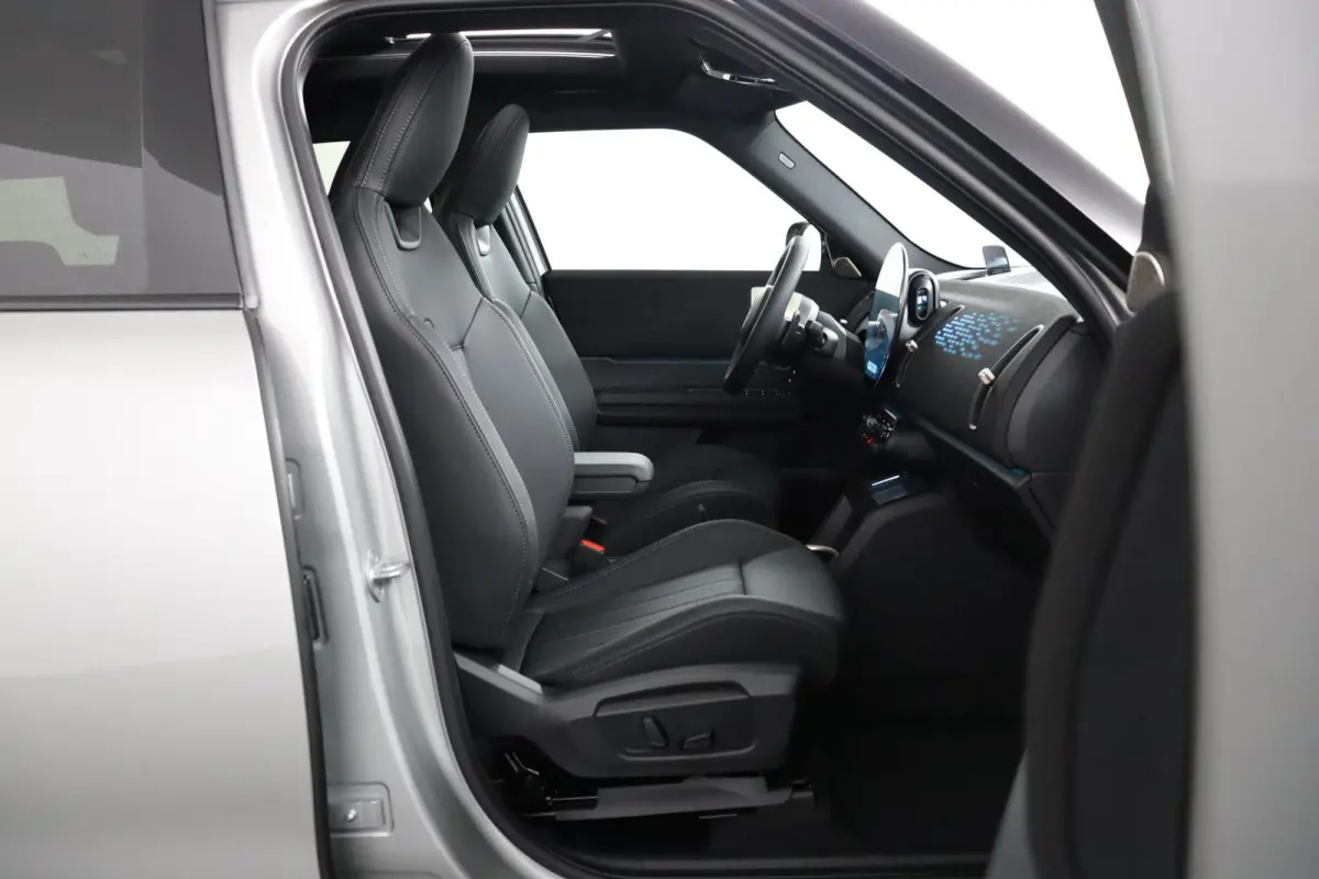 JCW Countryman ALL4 JCW | Pakket XL | Trekhaak | Panoramadak | Elektrisch verstelbare stoelen | Driving Assistant Professional | Head-Up Display | Harman Kardon