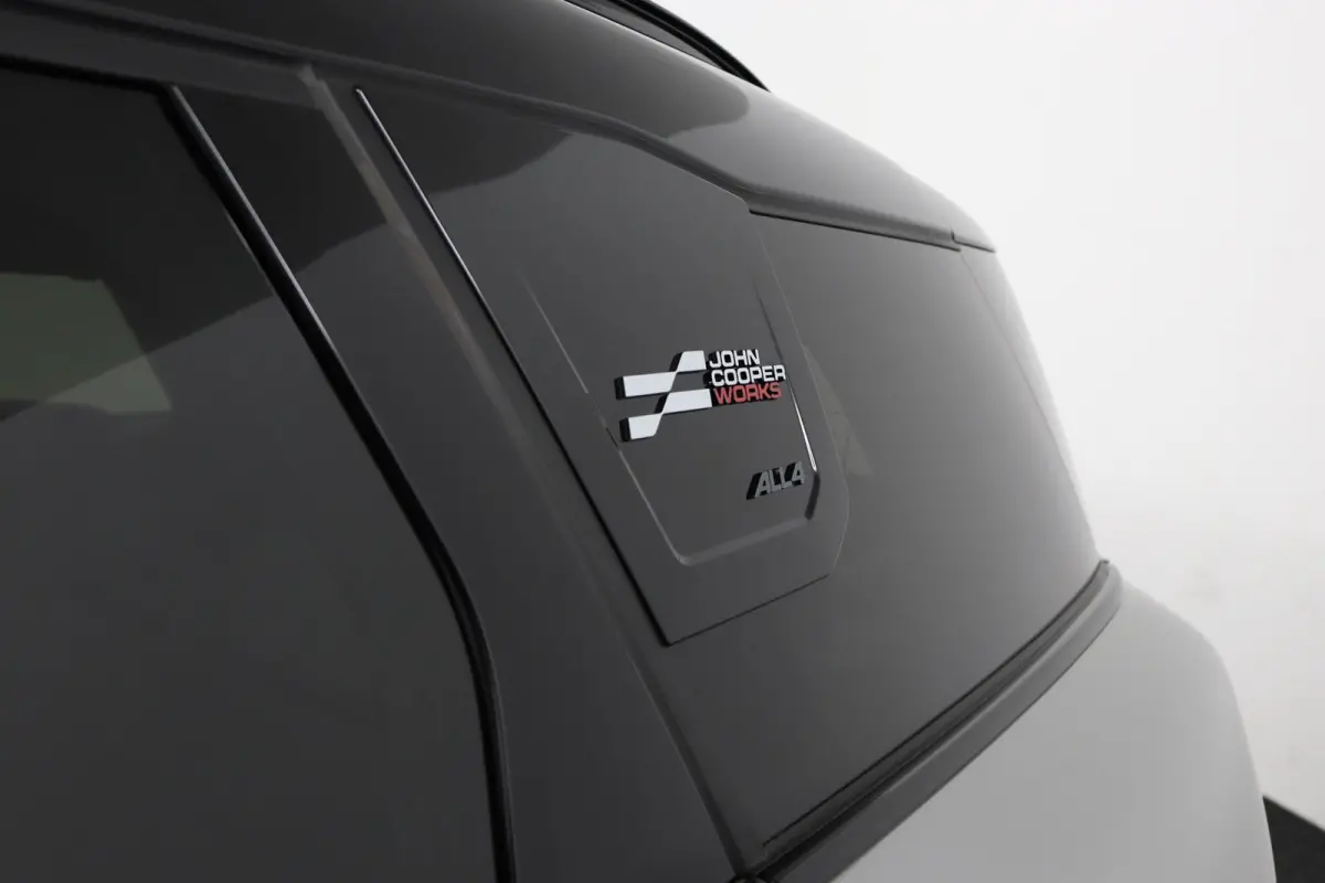 JCW Countryman ALL4 JCW | Pakket XL | Trekhaak | Panoramadak | Elektrisch verstelbare stoelen | Driving Assistant Professional | Head-Up Display | Harman Kardon