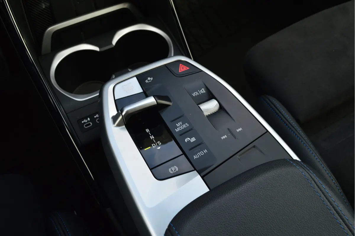 xDrive23i | M-PAKKET | 360 CAM | H&K | MASSAGE | HUD | KEYLESS |