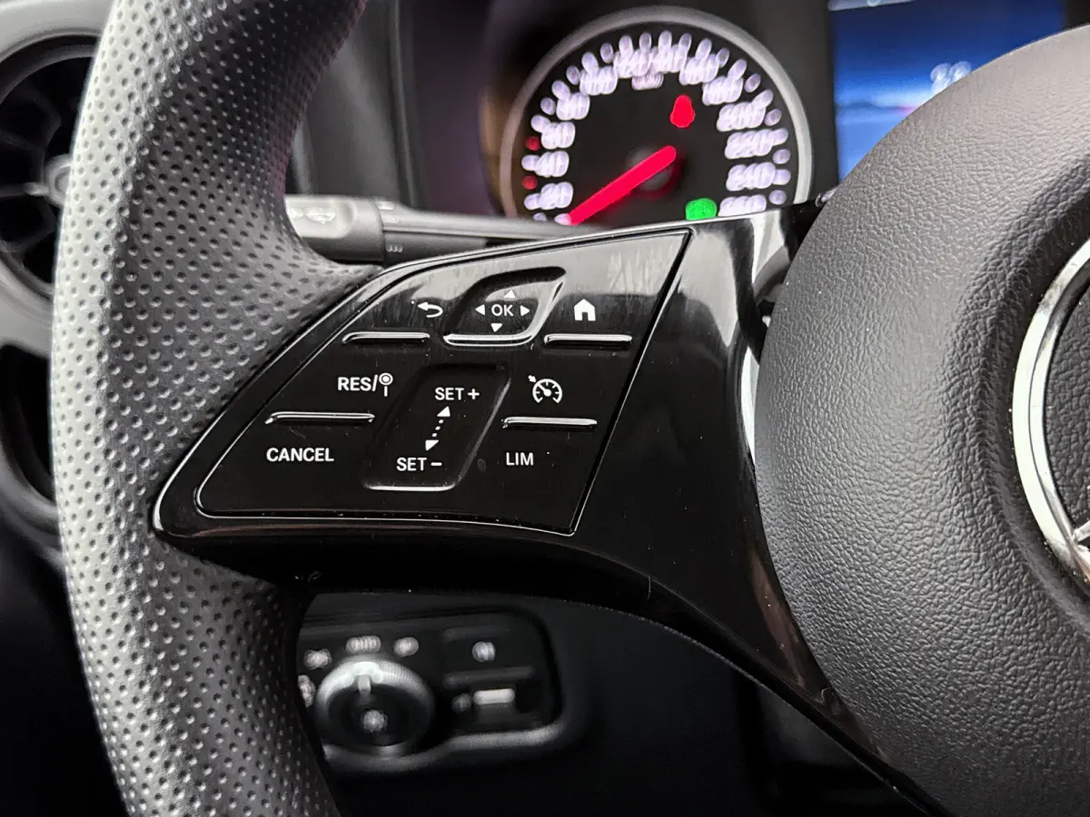 116 CDI L2 Pro Led-multibeam Trekhaak Parkeerpakket Carplay Cruise control Obsidian zwart