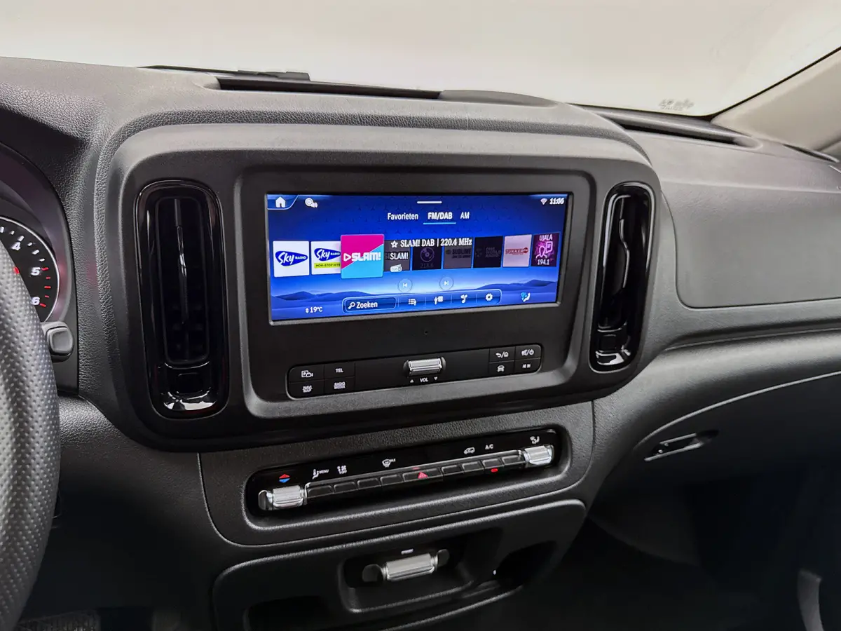 116 CDI L2 Pro Led-multibeam Trekhaak Parkeerpakket Carplay Cruise control Obsidian zwart
