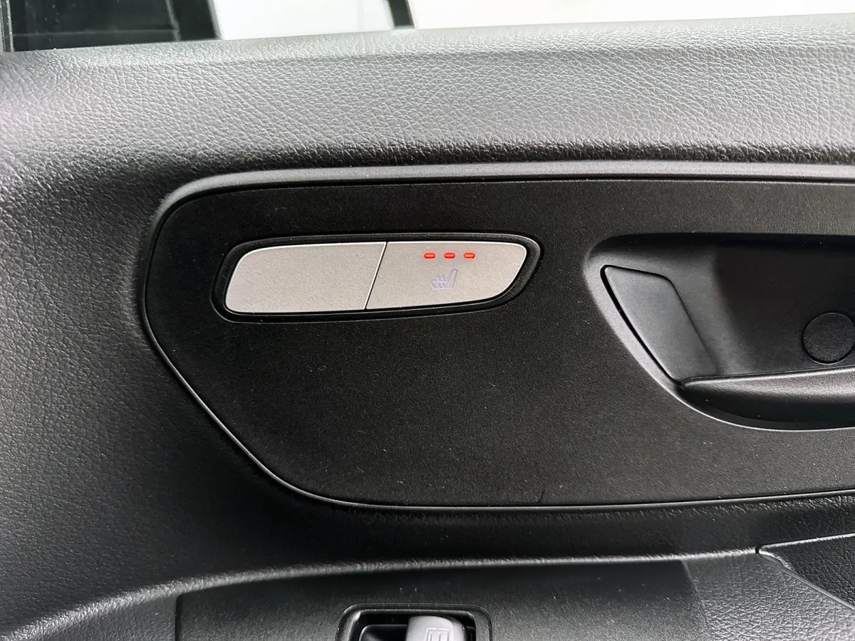 116 CDI L2 Pro Led-multibeam Trekhaak Parkeerpakket Carplay Cruise control Obsidian zwart
