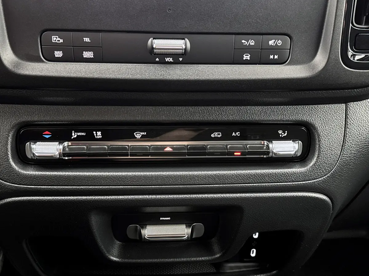 116 CDI L2 Pro Led-multibeam Trekhaak Parkeerpakket Carplay Cruise control Obsidian zwart
