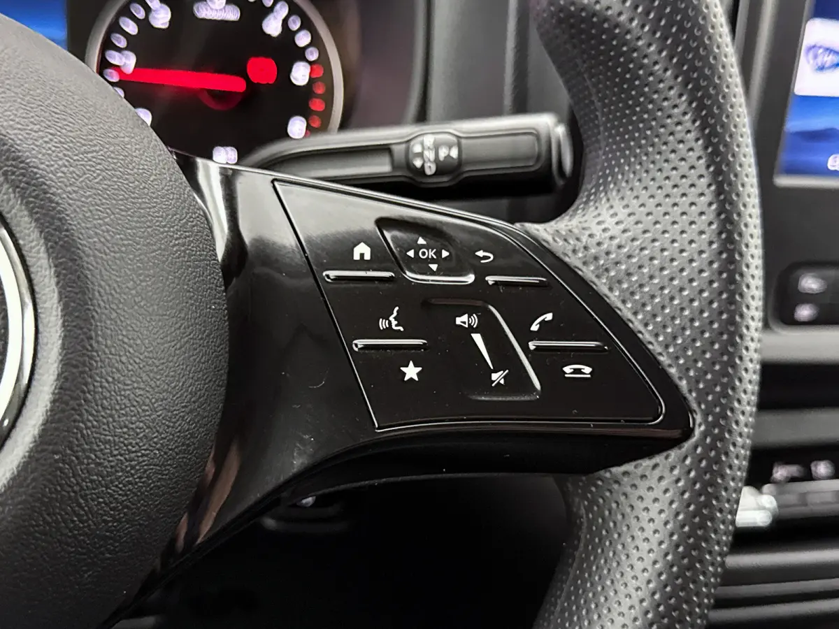 116 CDI L2 Pro Led-multibeam Trekhaak Parkeerpakket Carplay Cruise control Obsidian zwart