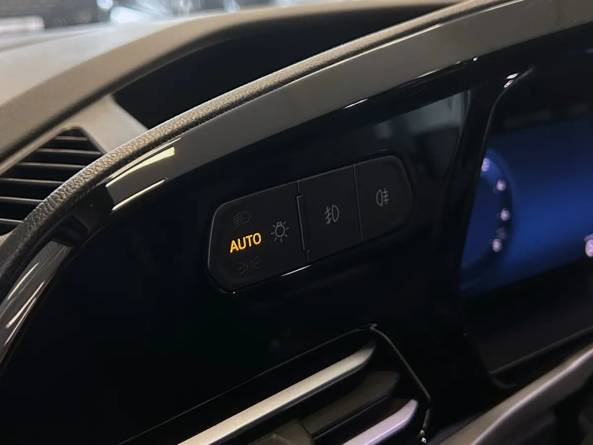 1.5 EcoBoost PHEV L1 Limited | Direct Leverbaar! | Camera | Cruise Control | Stoelverwarming