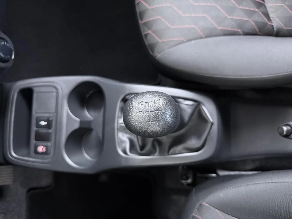1.2 Connect+ | Apple Carplay/Android Auto | Airco |