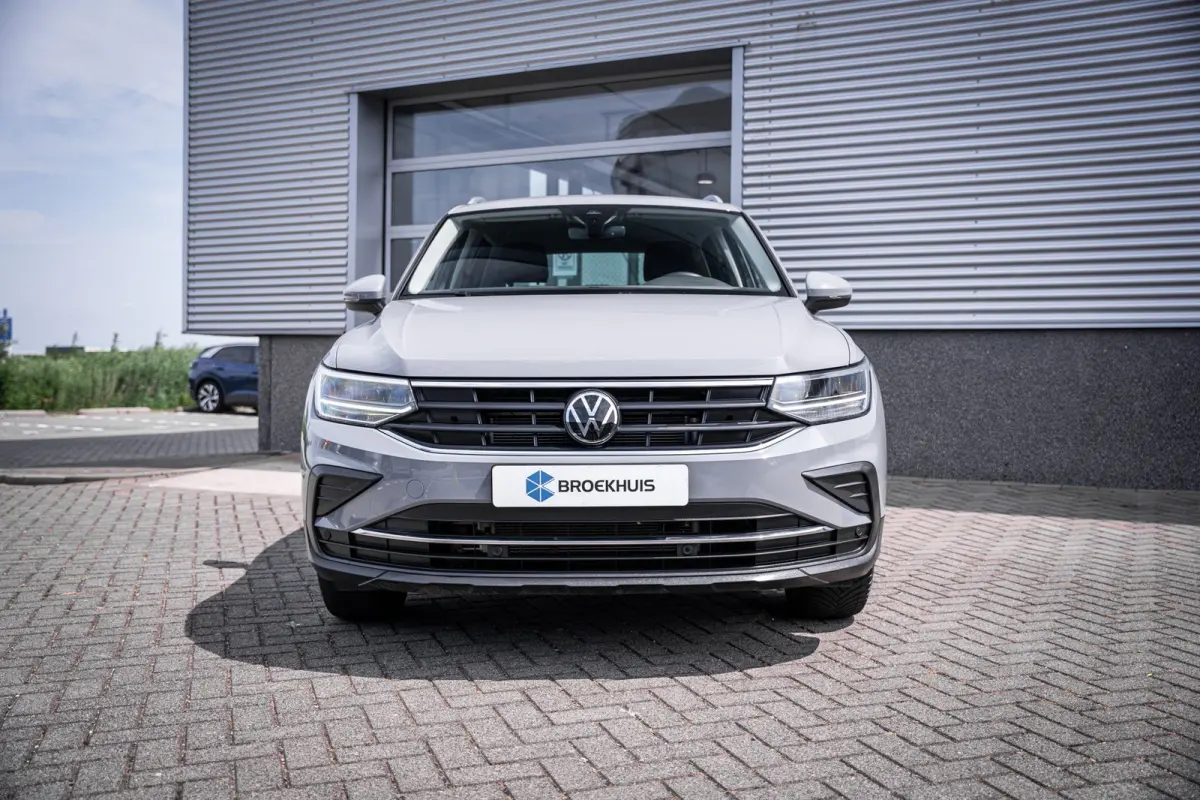 1.5 TSI 150PK DSG Life | 19 inch velgen met 4seizoenbanden  | Achteruitrijcamera | Stuurwiel verwarmd