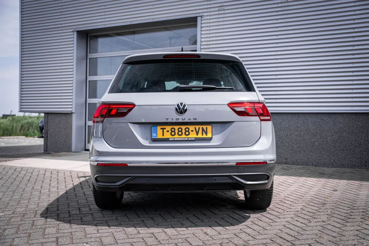 1.5 TSI 150PK DSG Life | 19 inch velgen met 4seizoenbanden  | Achteruitrijcamera | Stuurwiel verwarmd