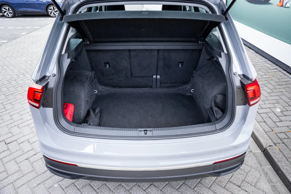 1.5 TSI 150PK DSG Life | 19 inch velgen met 4seizoenbanden  | Achteruitrijcamera | Stuurwiel verwarmd