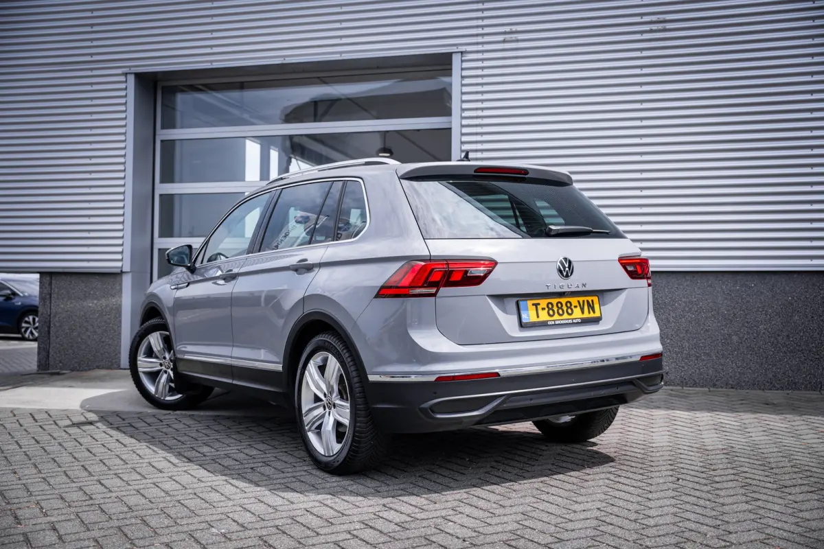 1.5 TSI 150PK DSG Life | 19 inch velgen met 4seizoenbanden  | Achteruitrijcamera | Stuurwiel verwarmd