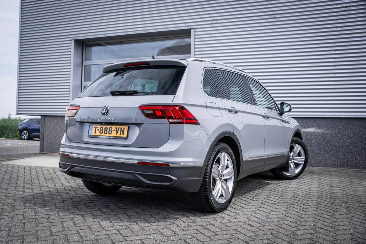 1.5 TSI 150PK DSG Life | 19 inch velgen met 4seizoenbanden  | Achteruitrijcamera | Stuurwiel verwarmd