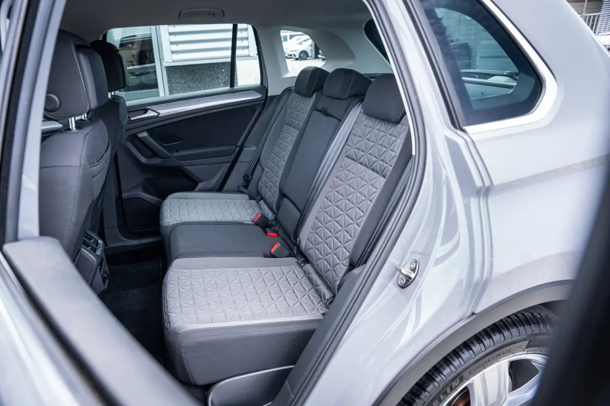 1.5 TSI 150PK DSG Life | 19 inch velgen met 4seizoenbanden  | Achteruitrijcamera | Stuurwiel verwarmd