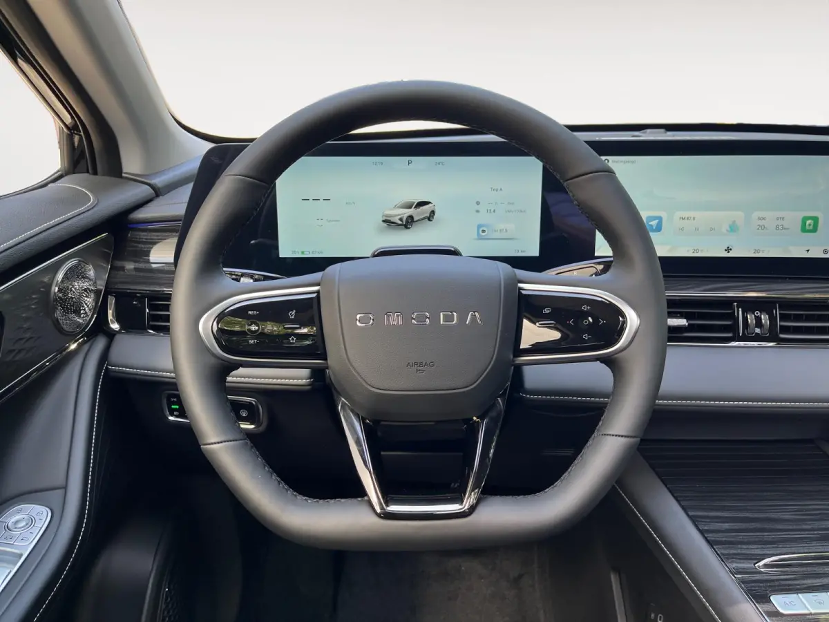 Premium 61 kWh | Nieuw uit voorraad leverbaar |360 camera | Leder | Stoelverwarming en stoelverkoeling | Carplay |