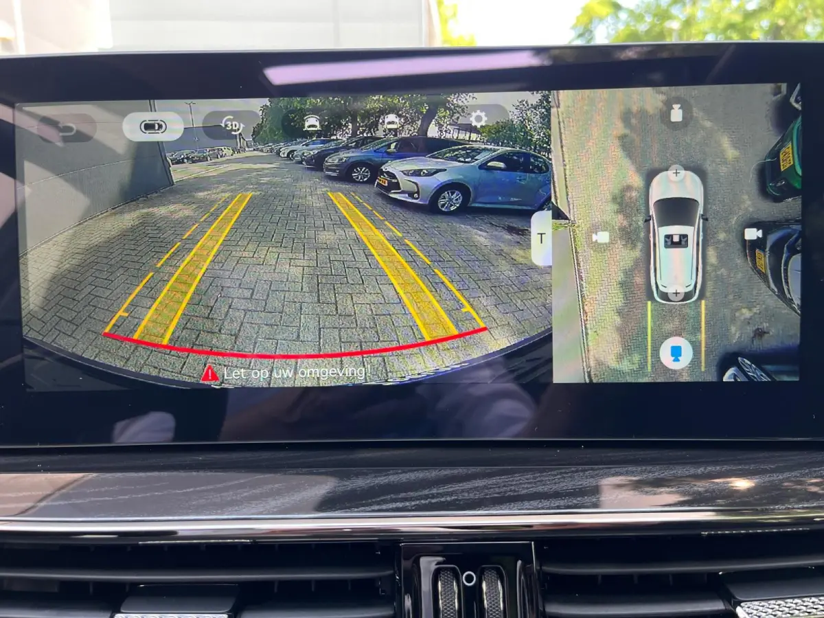 Premium 61 kWh | Nieuw uit voorraad leverbaar |360 camera | Leder | Stoelverwarming en stoelverkoeling | Carplay |