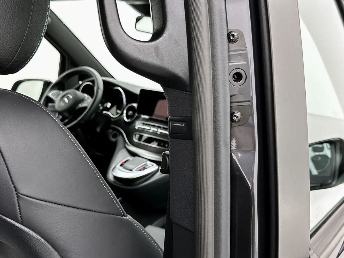 250d 4-MATIC Extra-Lang AMG 6-persoons Elektrische schuifdeuren Distronic Burmester Trekhaak afneembaar 2500kg