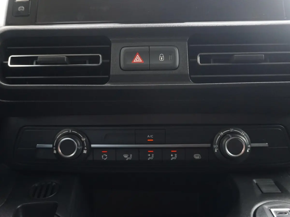 L1 50kWh | 0% rente | camera | Apple Carplay/Android Auto  | laadruimtebetimmering  | Comfort stoelen | rijklaarprijs