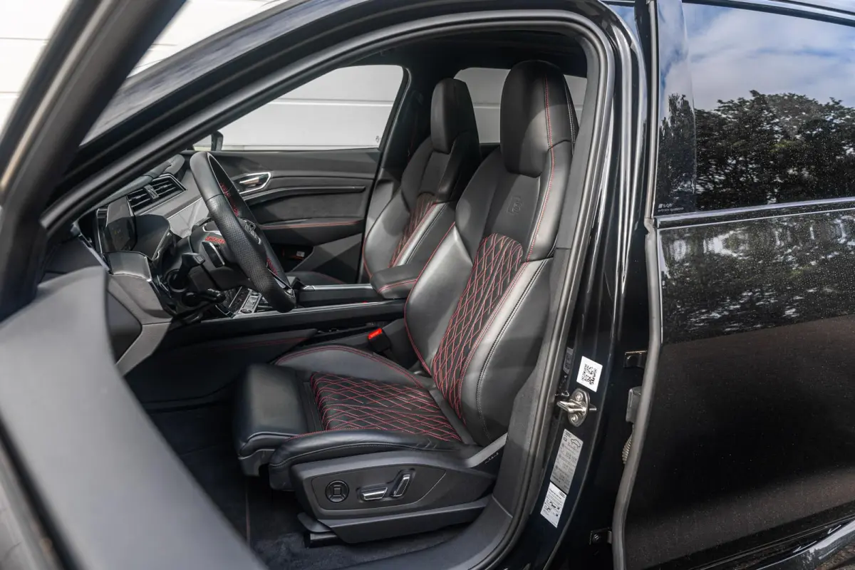 SQ8 503pk Quattro 115 kWh | Panoramadak | B&O Premium 3d | Elec. Sportstoel Plus | Keyless | Head-up | Leder | Trekhaak