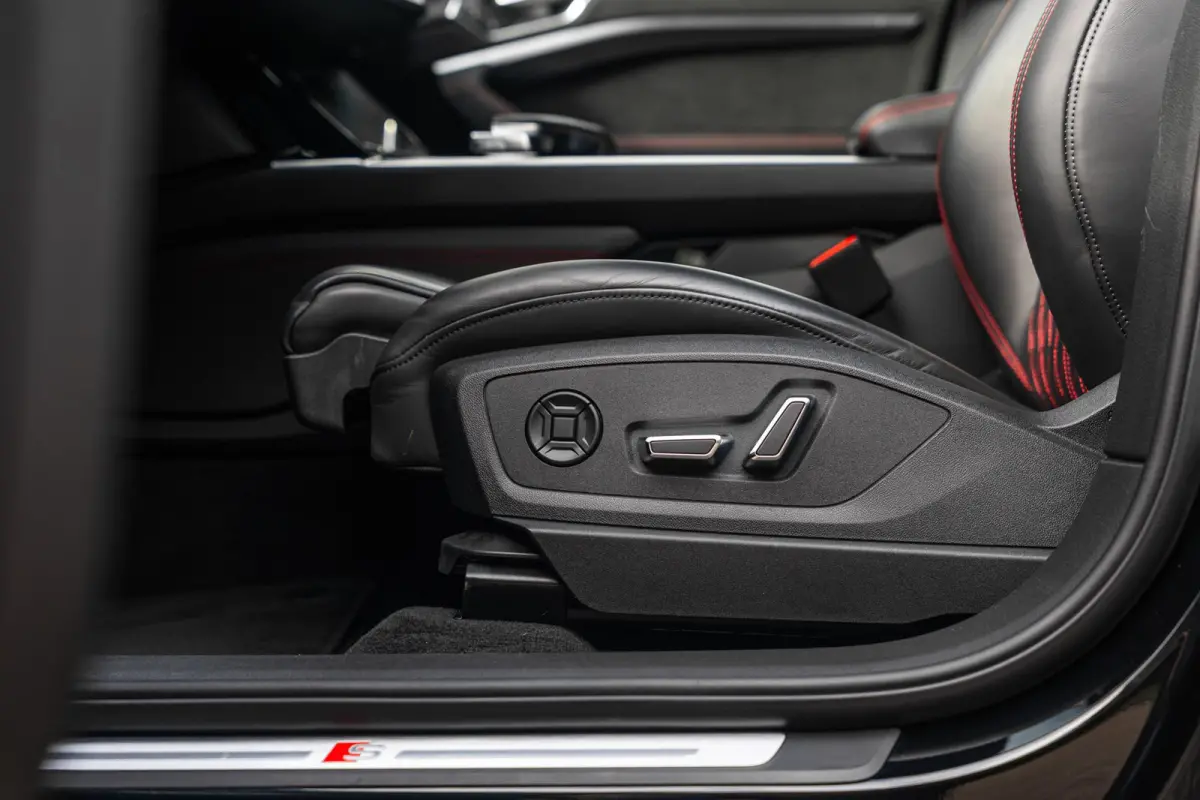 SQ8 503pk Quattro 115 kWh | Panoramadak | B&O Premium 3d | Elec. Sportstoel Plus | Keyless | Head-up | Leder | Trekhaak
