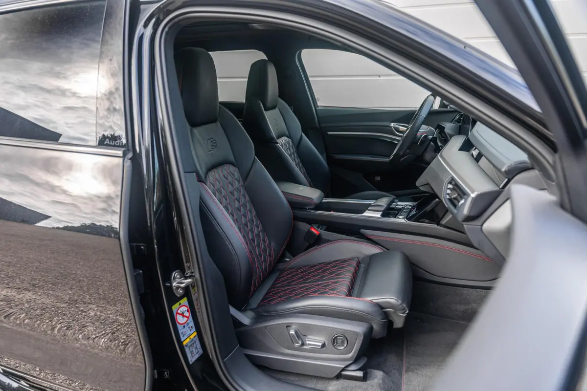 SQ8 503pk Quattro 115 kWh | Panoramadak | B&O Premium 3d | Elec. Sportstoel Plus | Keyless | Head-up | Leder | Trekhaak
