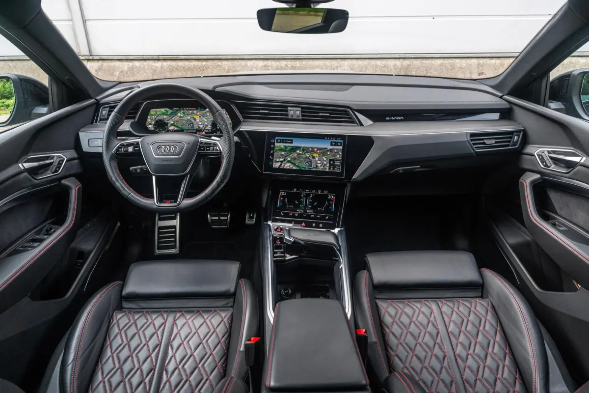 SQ8 503pk Quattro 115 kWh | Panoramadak | B&O Premium 3d | Elec. Sportstoel Plus | Keyless | Head-up | Leder | Trekhaak