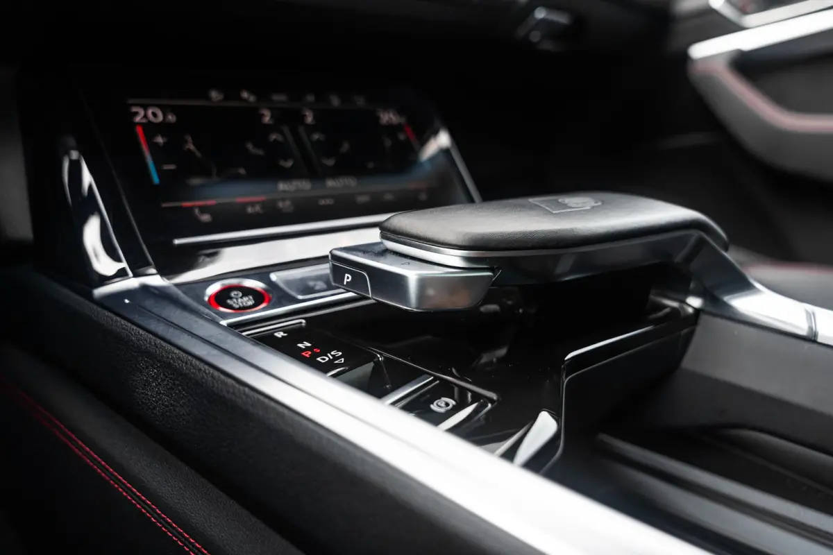 SQ8 503pk Quattro 115 kWh | Panoramadak | B&O Premium 3d | Elec. Sportstoel Plus | Keyless | Head-up | Leder | Trekhaak