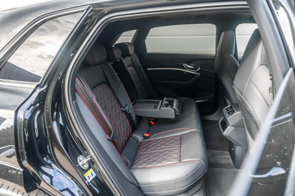 SQ8 503pk Quattro 115 kWh | Panoramadak | B&O Premium 3d | Elec. Sportstoel Plus | Keyless | Head-up | Leder | Trekhaak