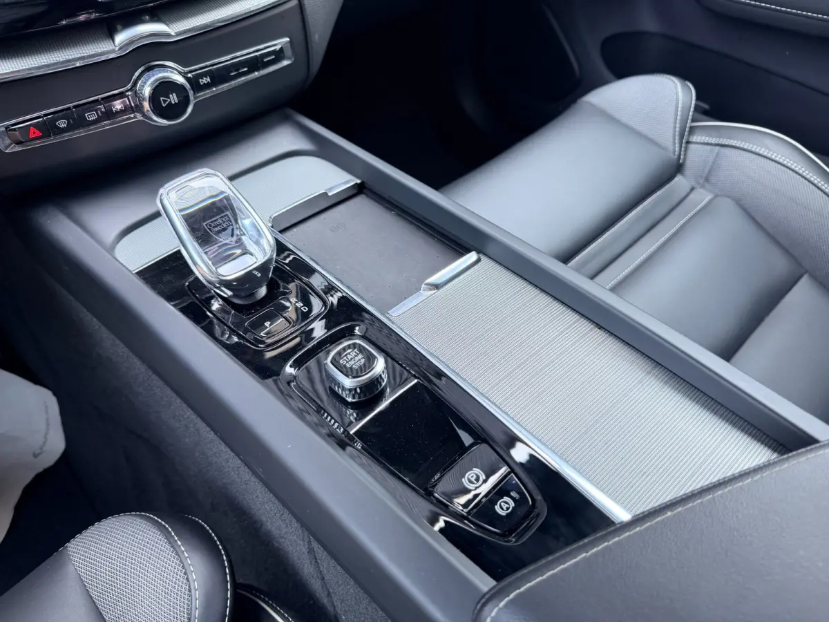 2.0 T6 Plug-in hybrid AWD Plus Black Edition | PANO | H/K | MEMORY | ACC | 21 INCH | 1E EIG | FABRIEKSGARANTIE