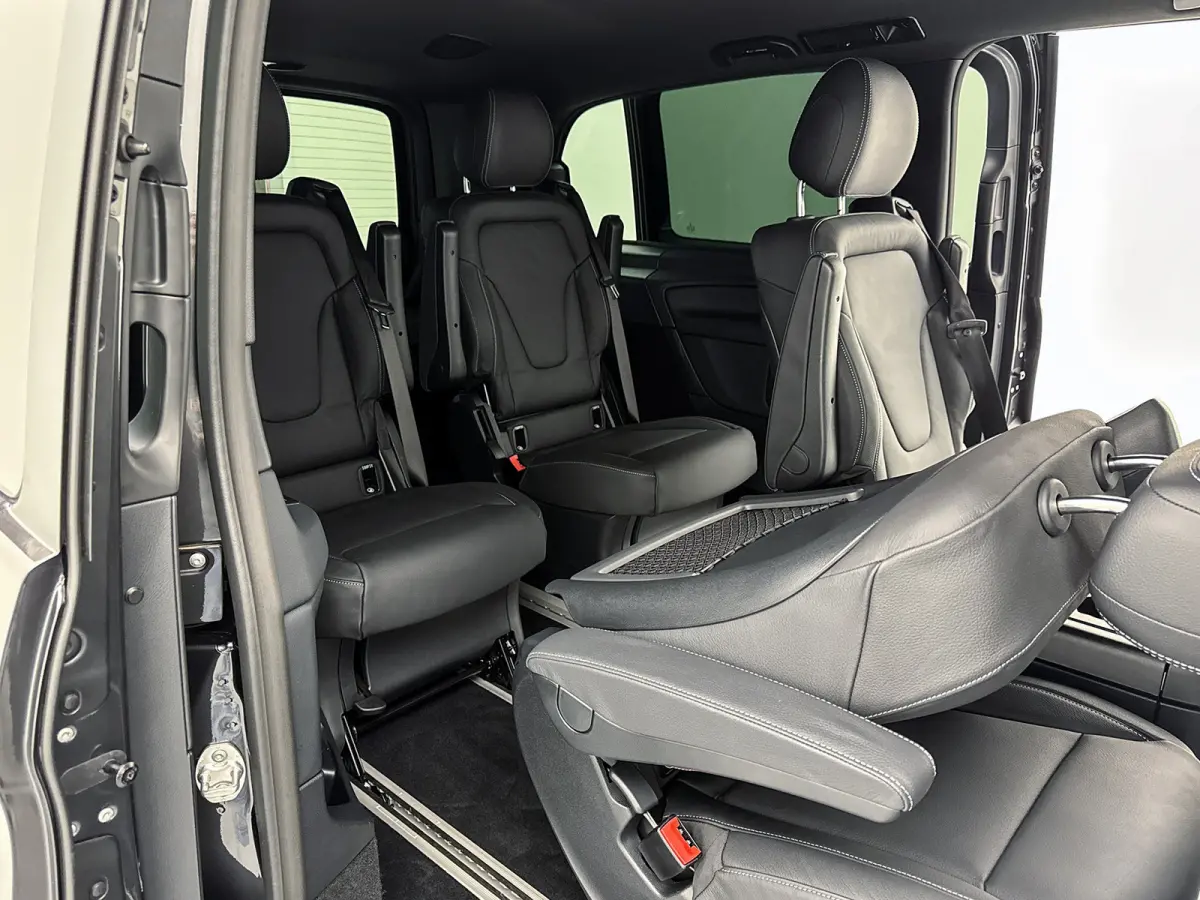 250d 4-MATIC Extra-Lang AMG 6-persoons Elektrische schuifdeuren Distronic Burmester Trekhaak afneembaar 2500kg